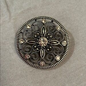 Silver and Black Floral Brooch with Vintage Design